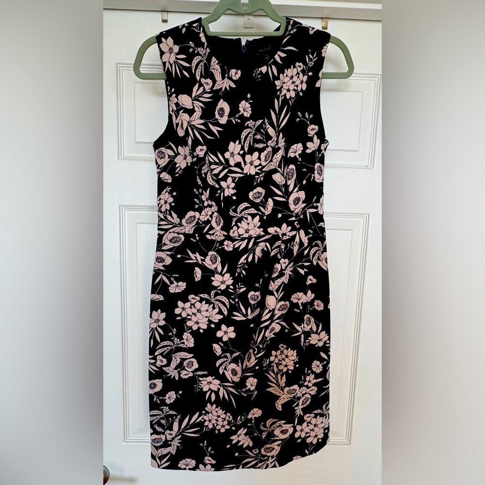 Super flattering and professional sheath dress.